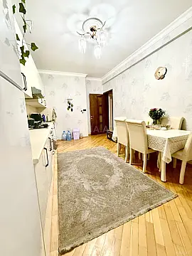 Satılır 2 otaqlı mənzil 102 m²