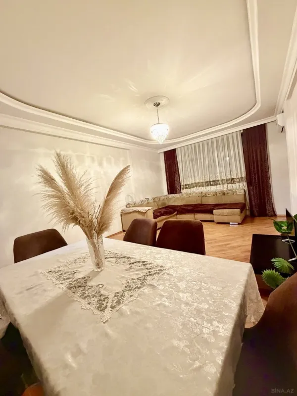 Satılır 2 otaqlı mənzil 102 m²