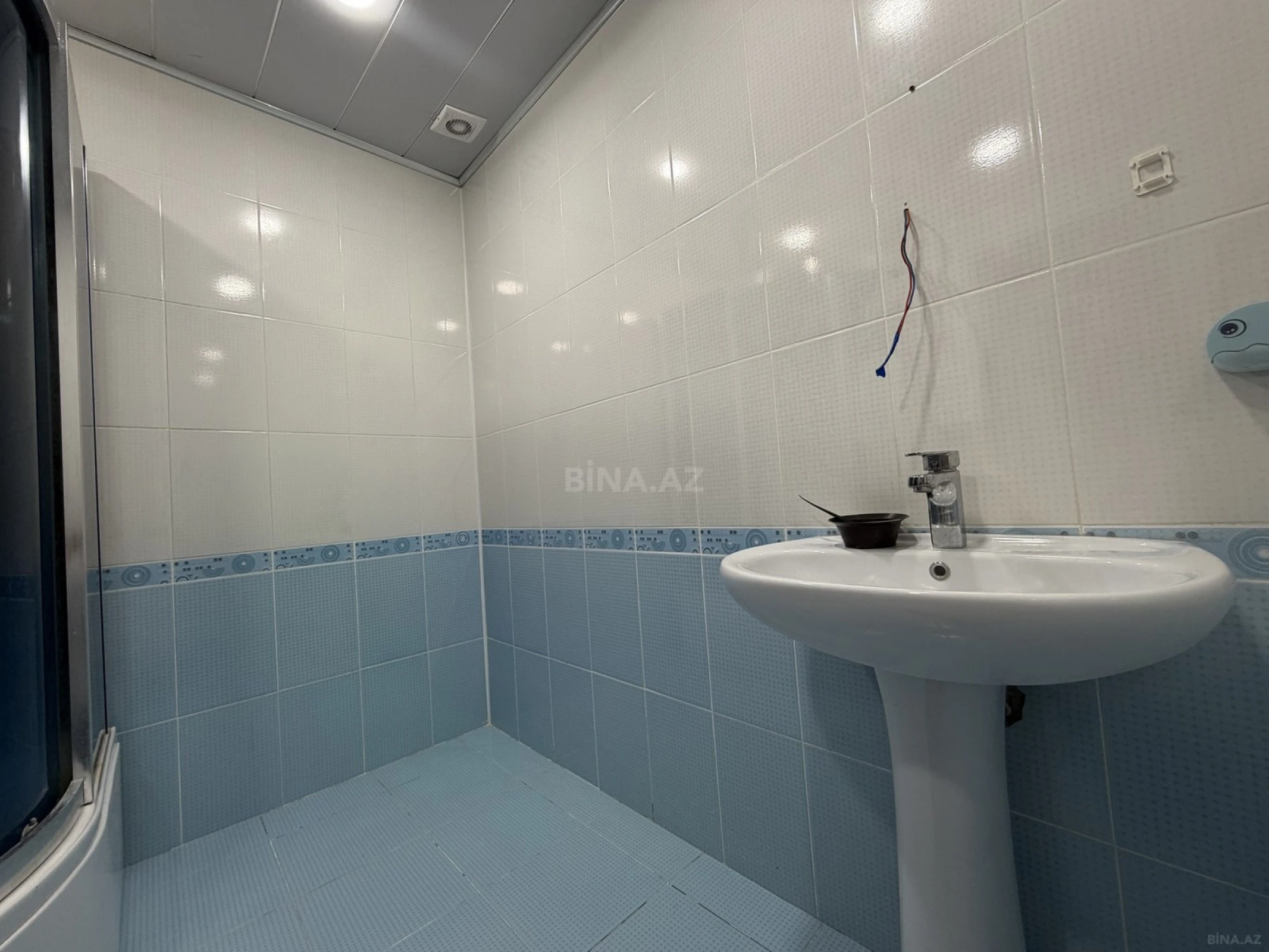 Satılır 2 otaqlı mənzil 102 m²