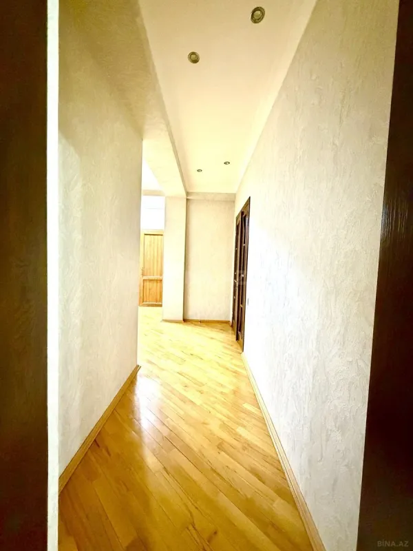 Satılır 2 otaqlı mənzil 102 m²