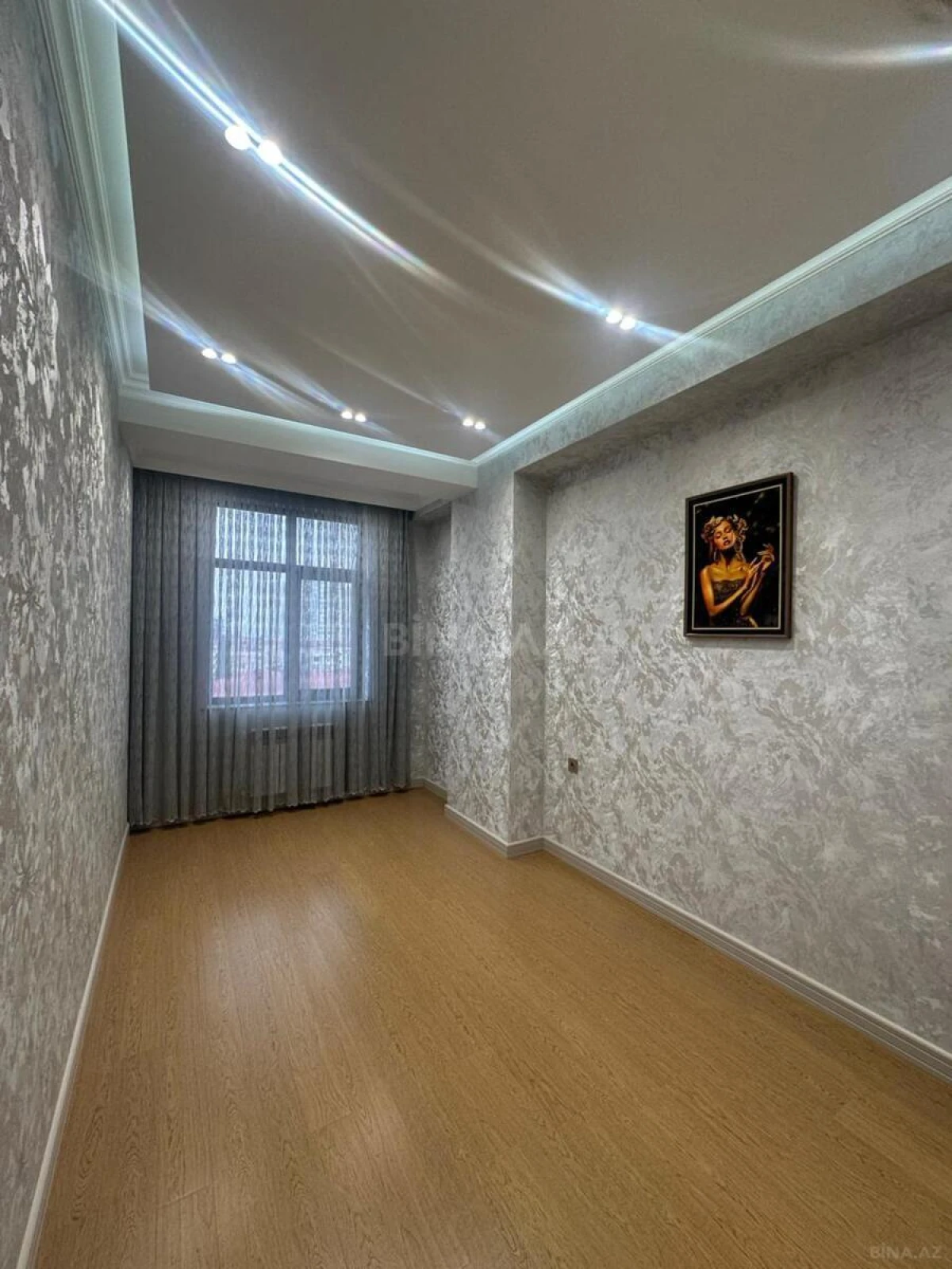 Satılır 3 otaqlı mənzil 76 m²