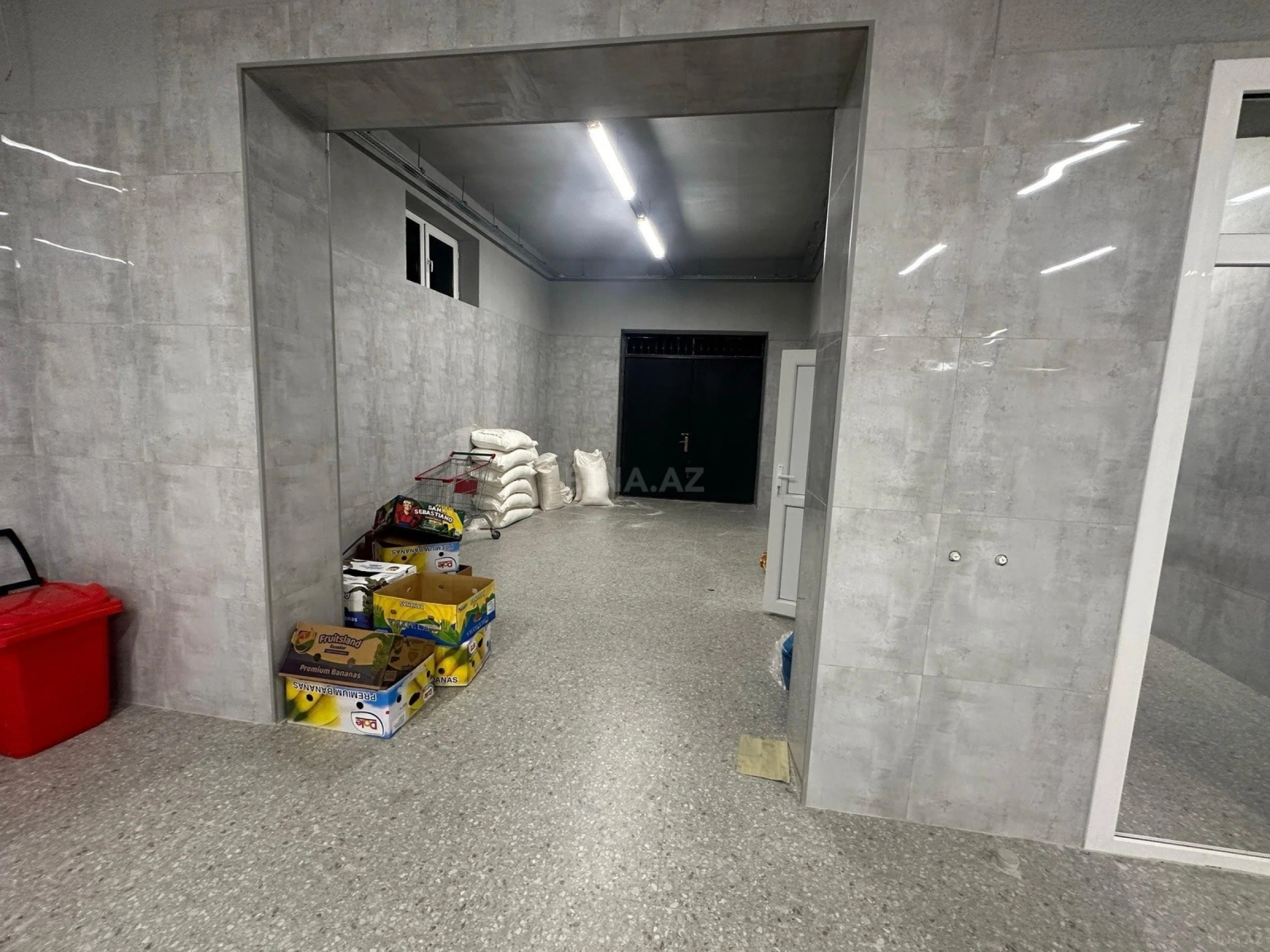 Kirayə verilir obyekt 200 m²