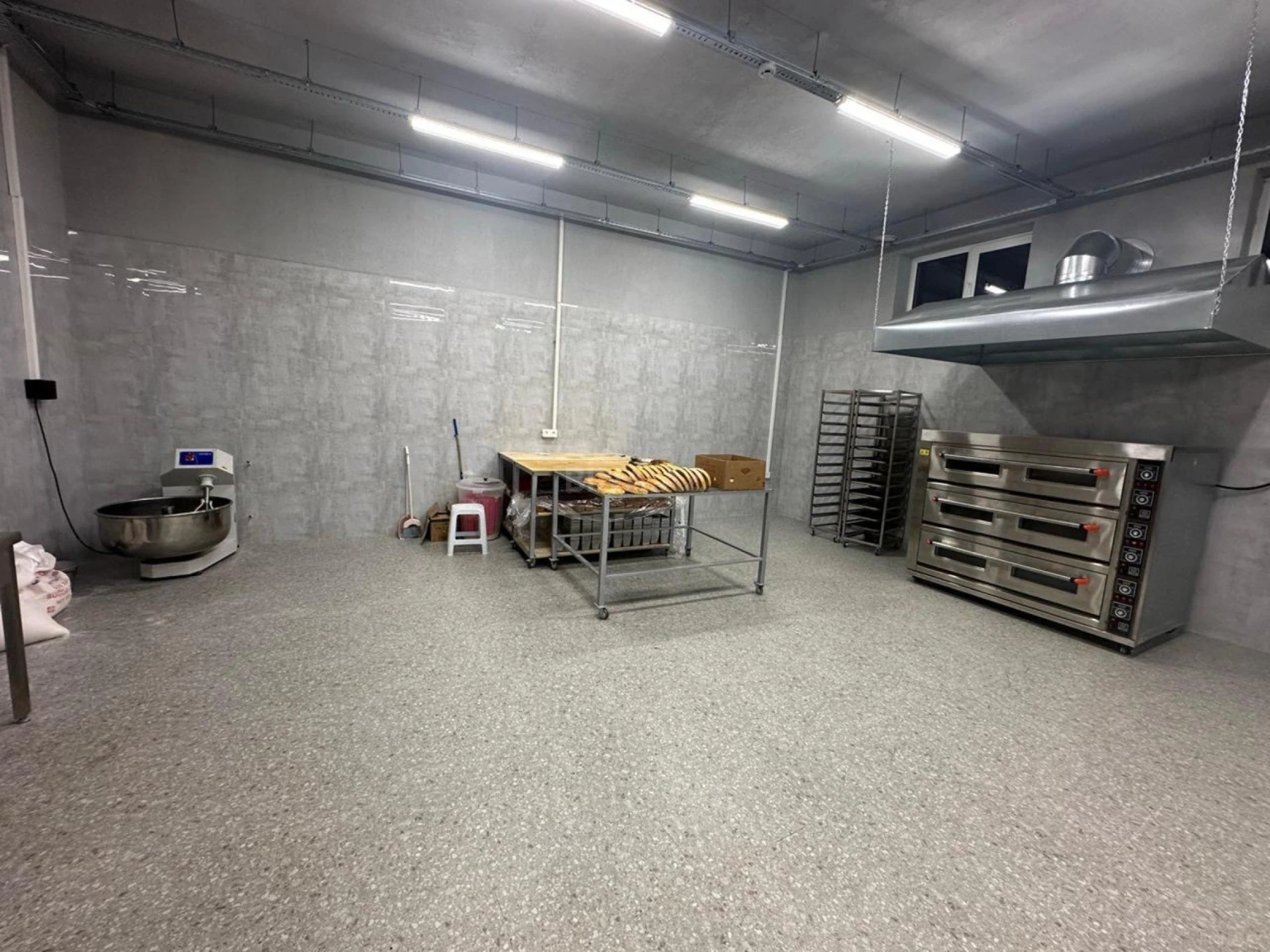 Kirayə verilir obyekt 200 m²