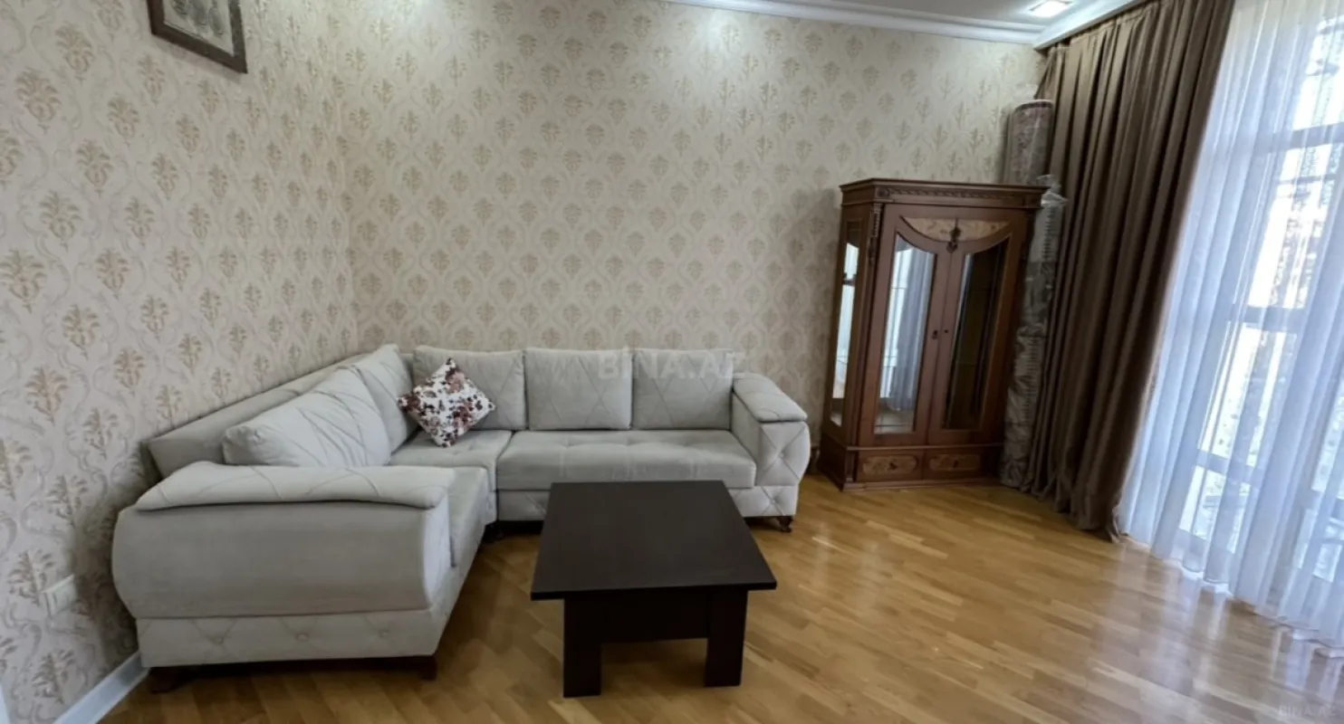 Kirayə verilir 2 otaqlı mənzil 65 m²