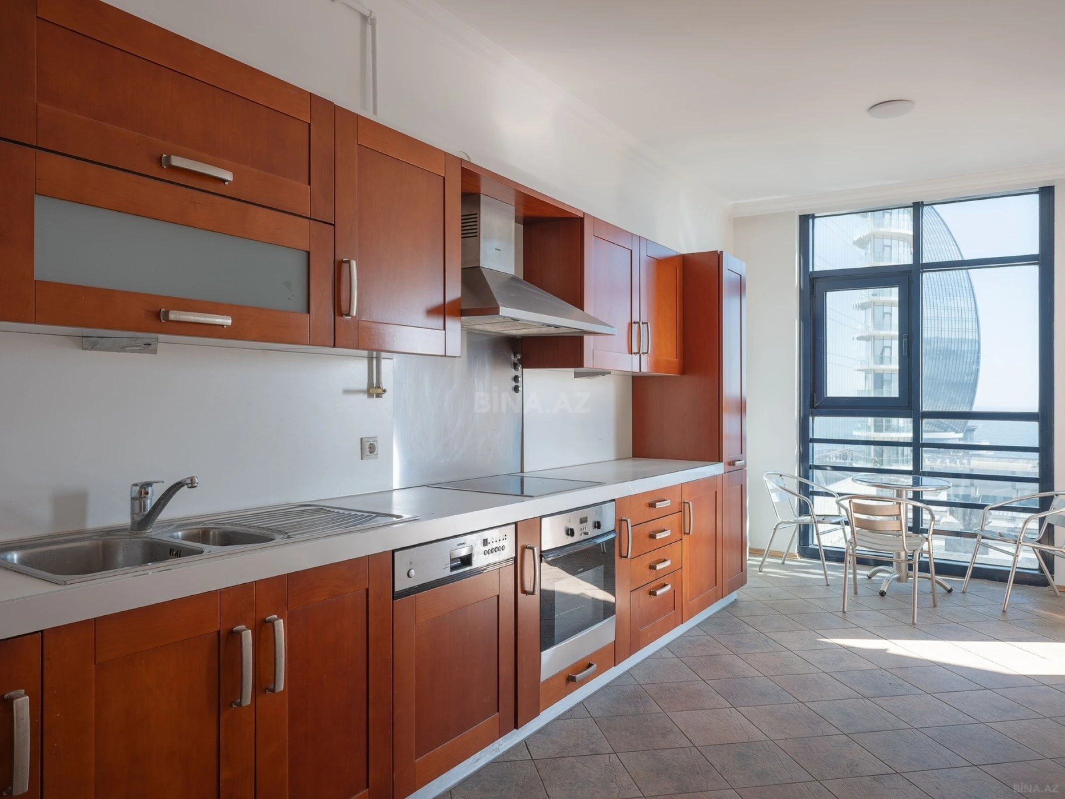 Kirayə verilir 4 otaqlı ofis 170 m²