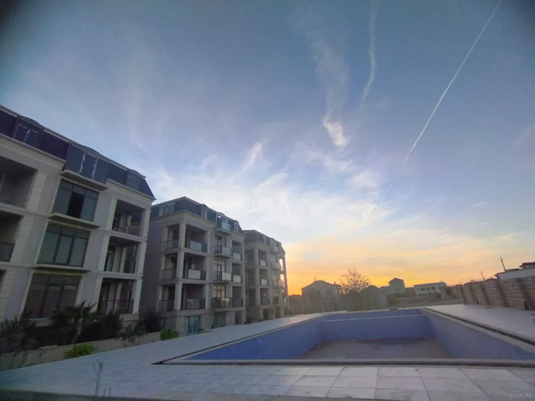 Satılır 3 otaqlı mənzil 107 m²