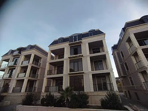 Satılır 3 otaqlı mənzil 107 m²