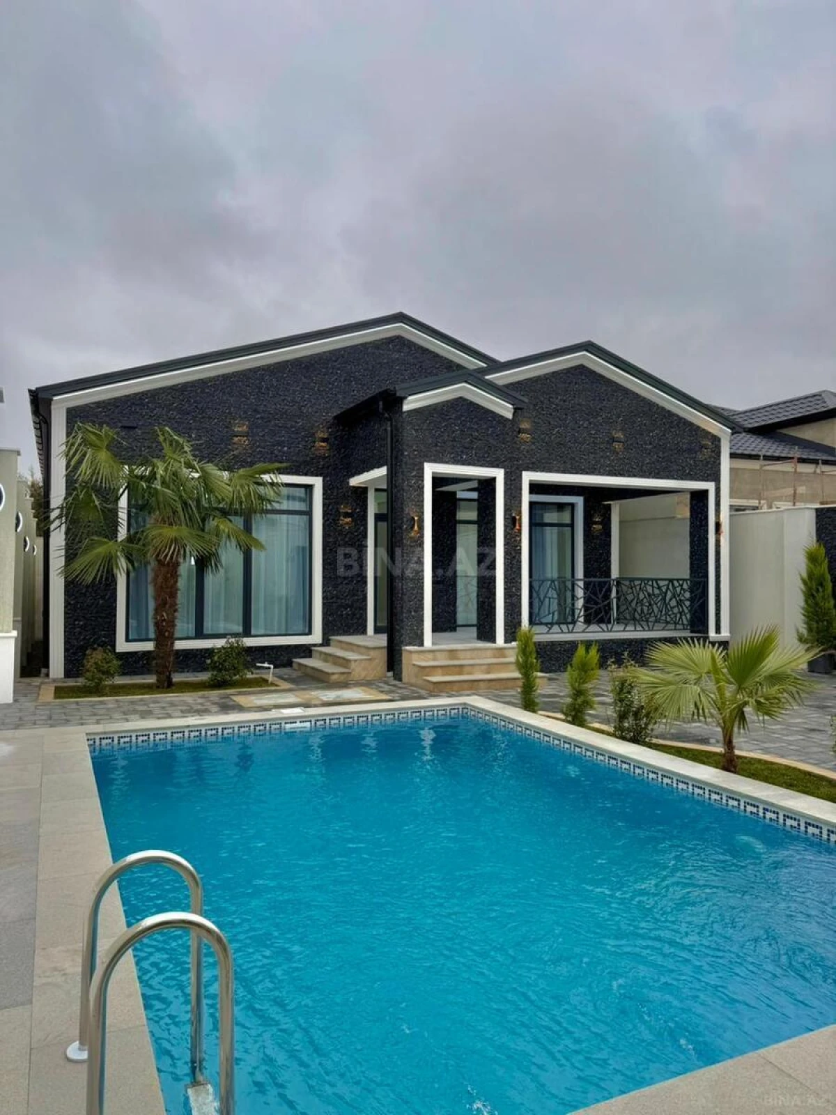 Satılır 4 otaqlı həyət evi 170 m²