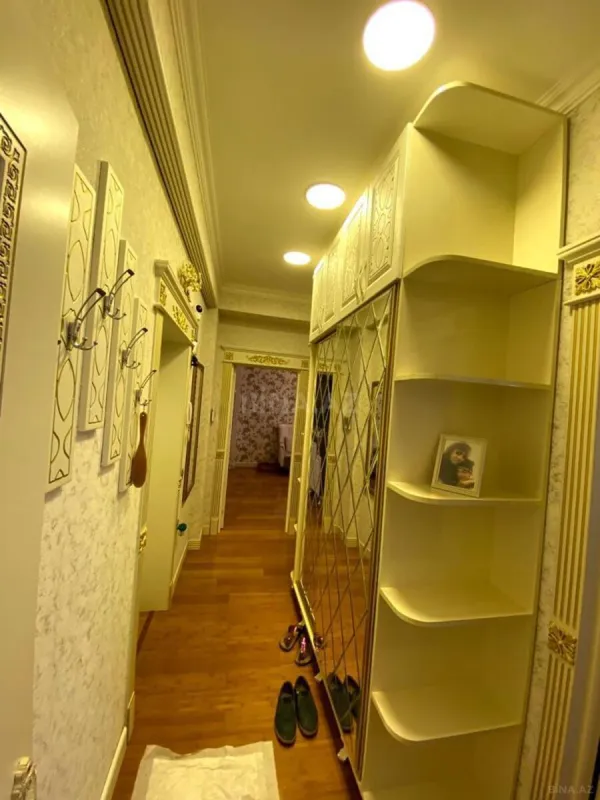 Satılır 2 otaqlı mənzil 65 m²