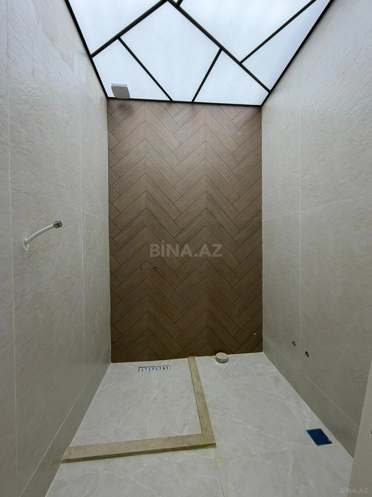 Satılır 2 otaqlı mənzil 57 m²