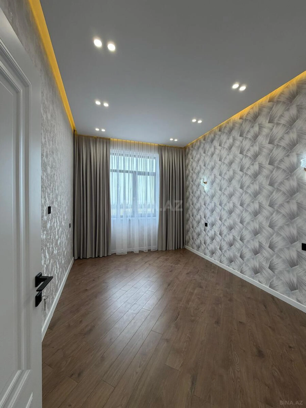 Satılır 2 otaqlı mənzil 57 m²