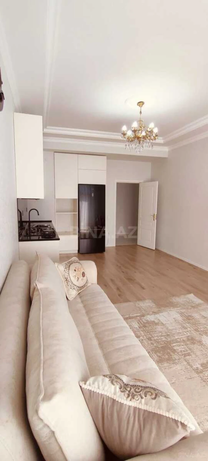 Kirayə verilir 3 otaqlı mənzil 119 m²
