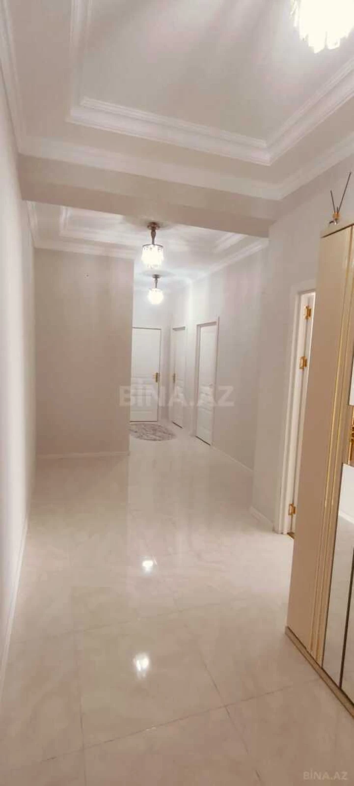 Kirayə verilir 3 otaqlı mənzil 119 m²