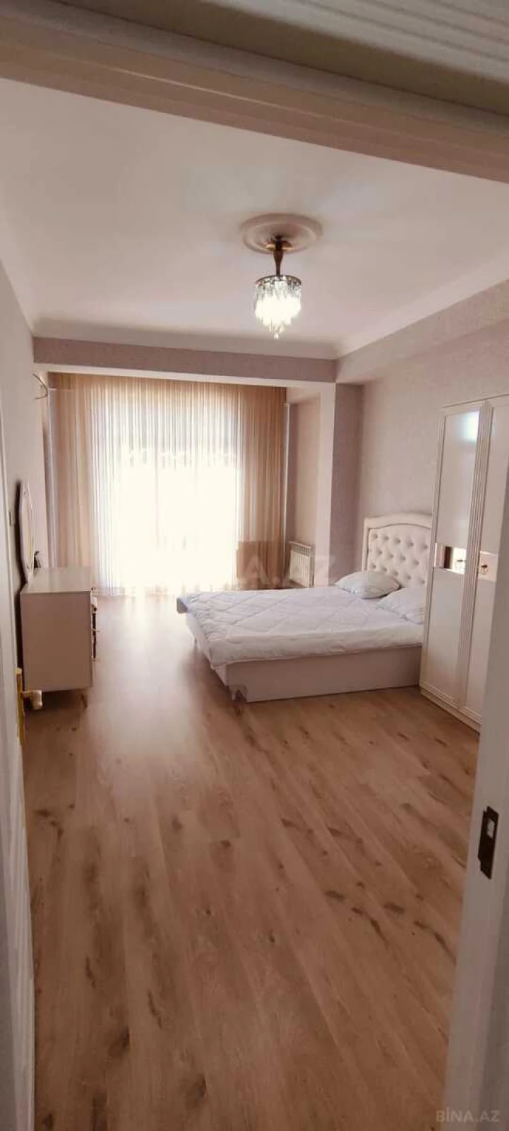 Kirayə verilir 3 otaqlı mənzil 119 m²