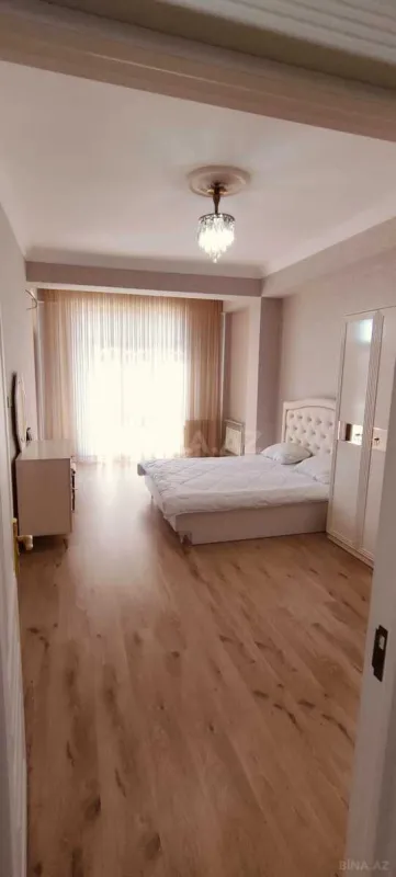 Kirayə verilir 3 otaqlı mənzil 119 m²