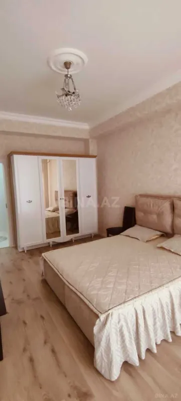 Kirayə verilir 3 otaqlı mənzil 119 m²