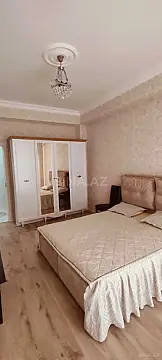 Kirayə verilir 3 otaqlı mənzil 119 m²