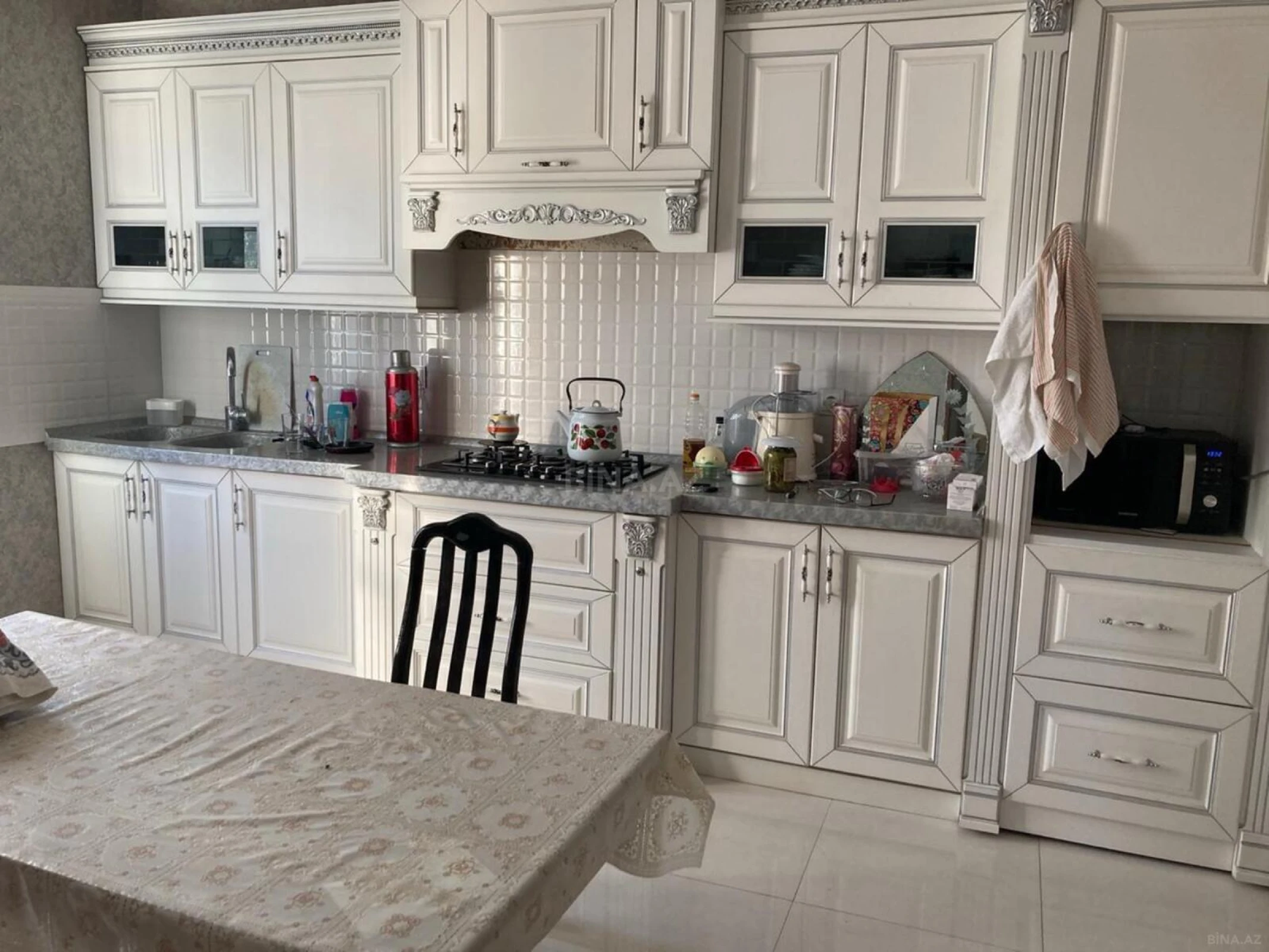 Satılır 7 otaqlı həyət evi 240 m²