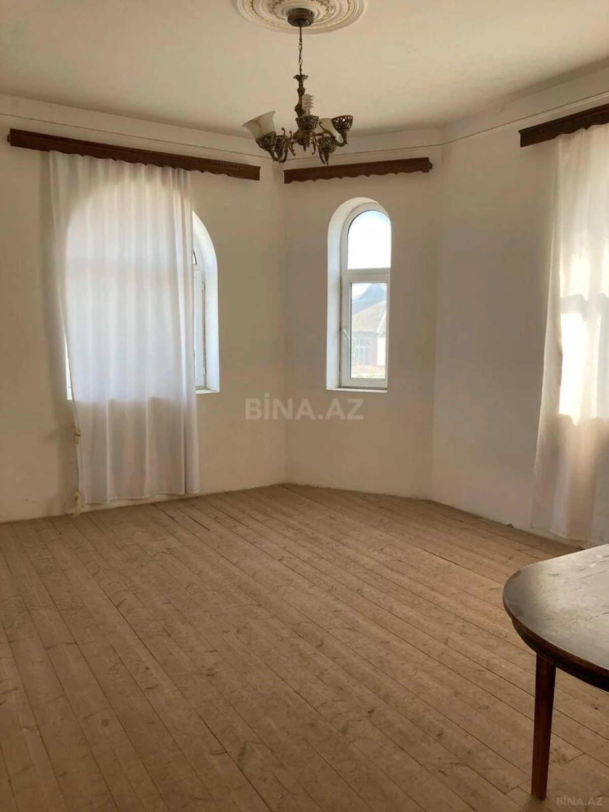 Satılır 7 otaqlı həyət evi 240 m²