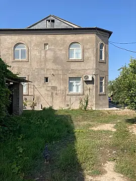 Satılır 7 otaqlı həyət evi 240 m²