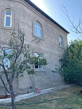 Satılır 7 otaqlı həyət evi 240 m²