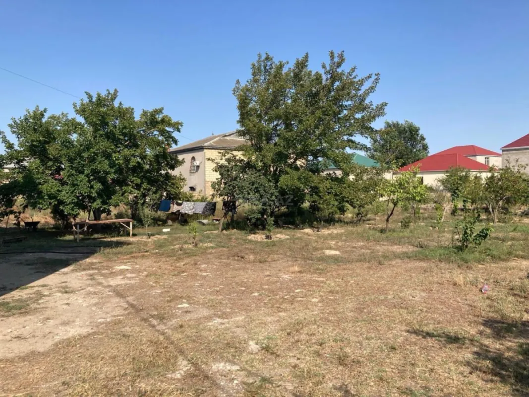 Satılır 7 otaqlı həyət evi 240 m²