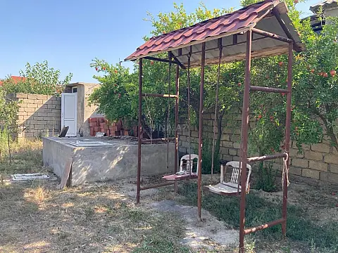 Satılır 7 otaqlı həyət evi 240 m²