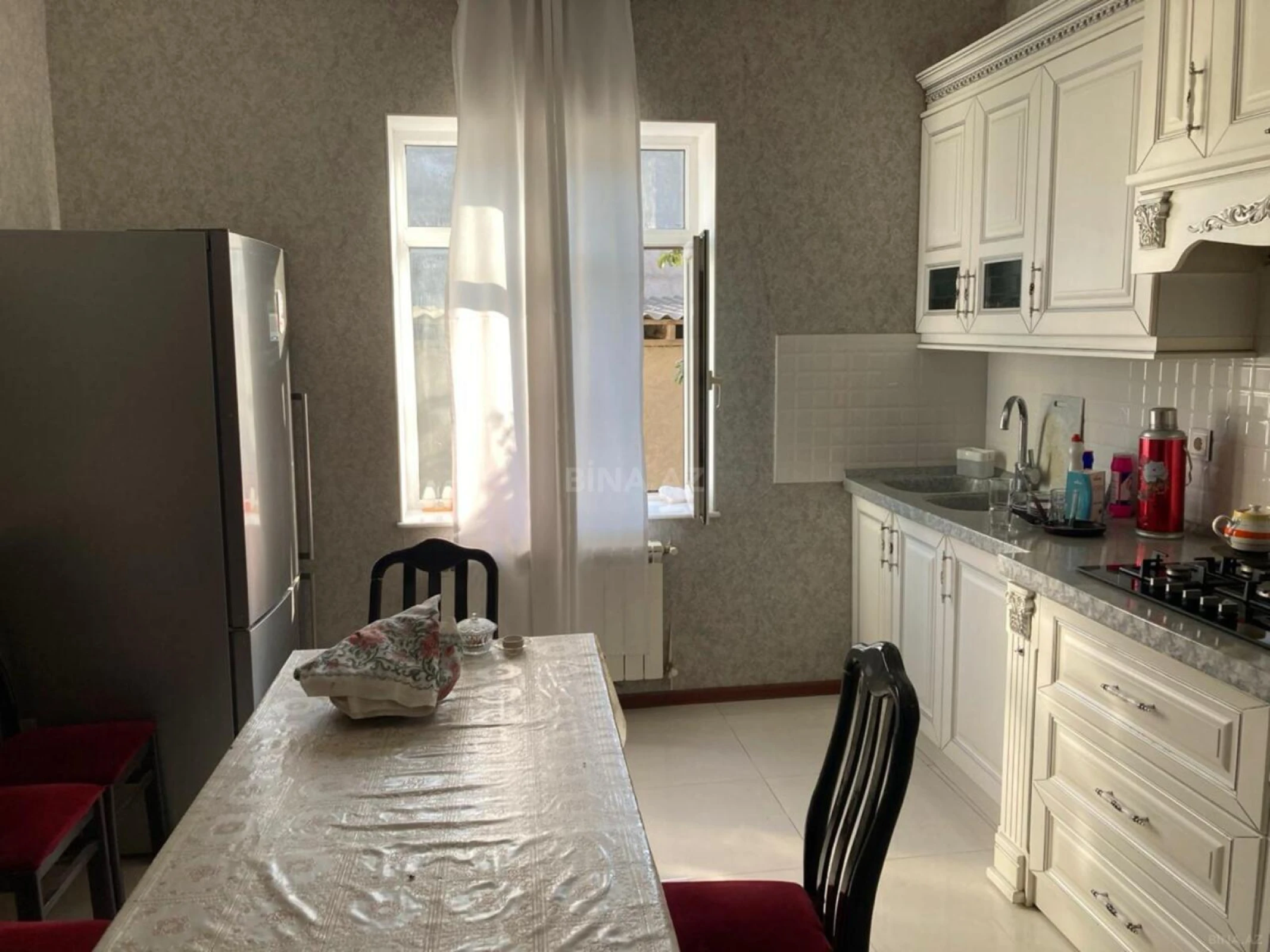 Satılır 7 otaqlı həyət evi 240 m²