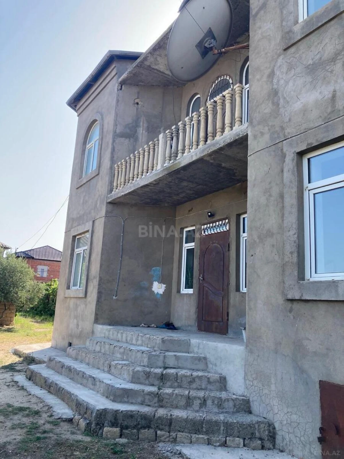 Satılır 7 otaqlı həyət evi 240 m²