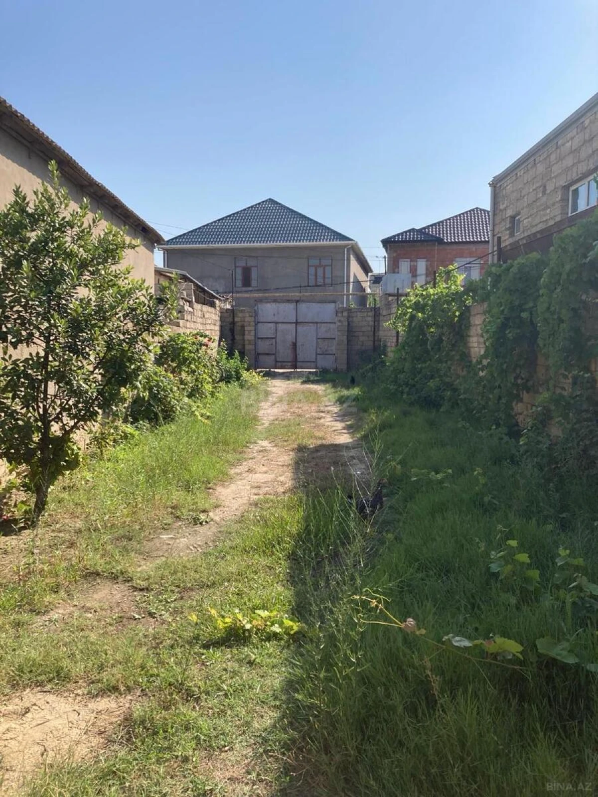 Satılır 7 otaqlı həyət evi 240 m²