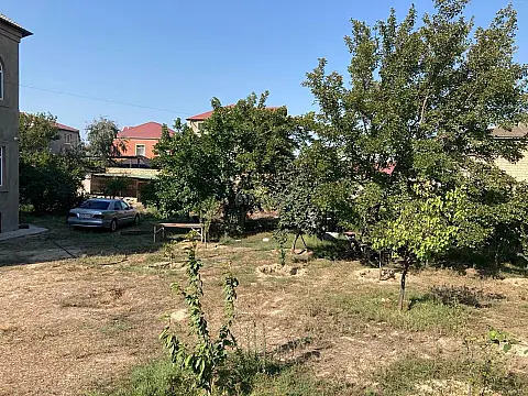 Satılır 7 otaqlı həyət evi 240 m²