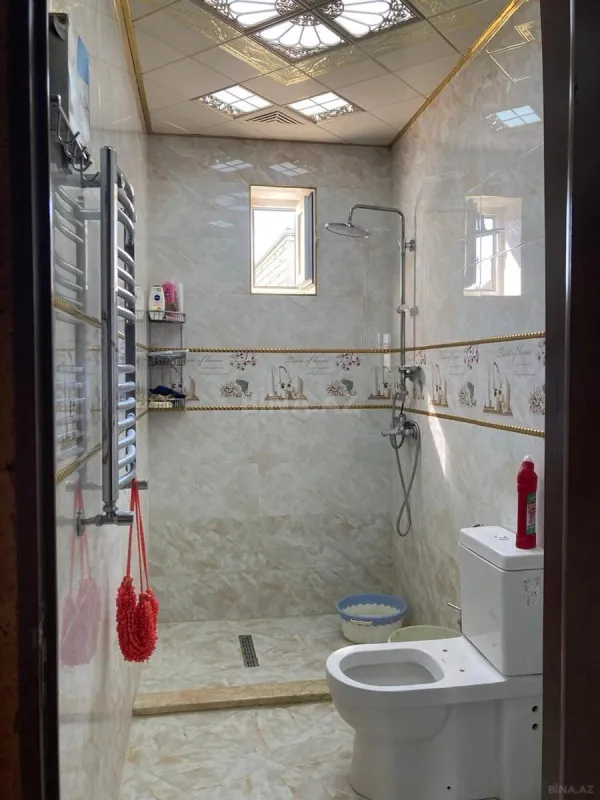 Satılır 7 otaqlı həyət evi 240 m²