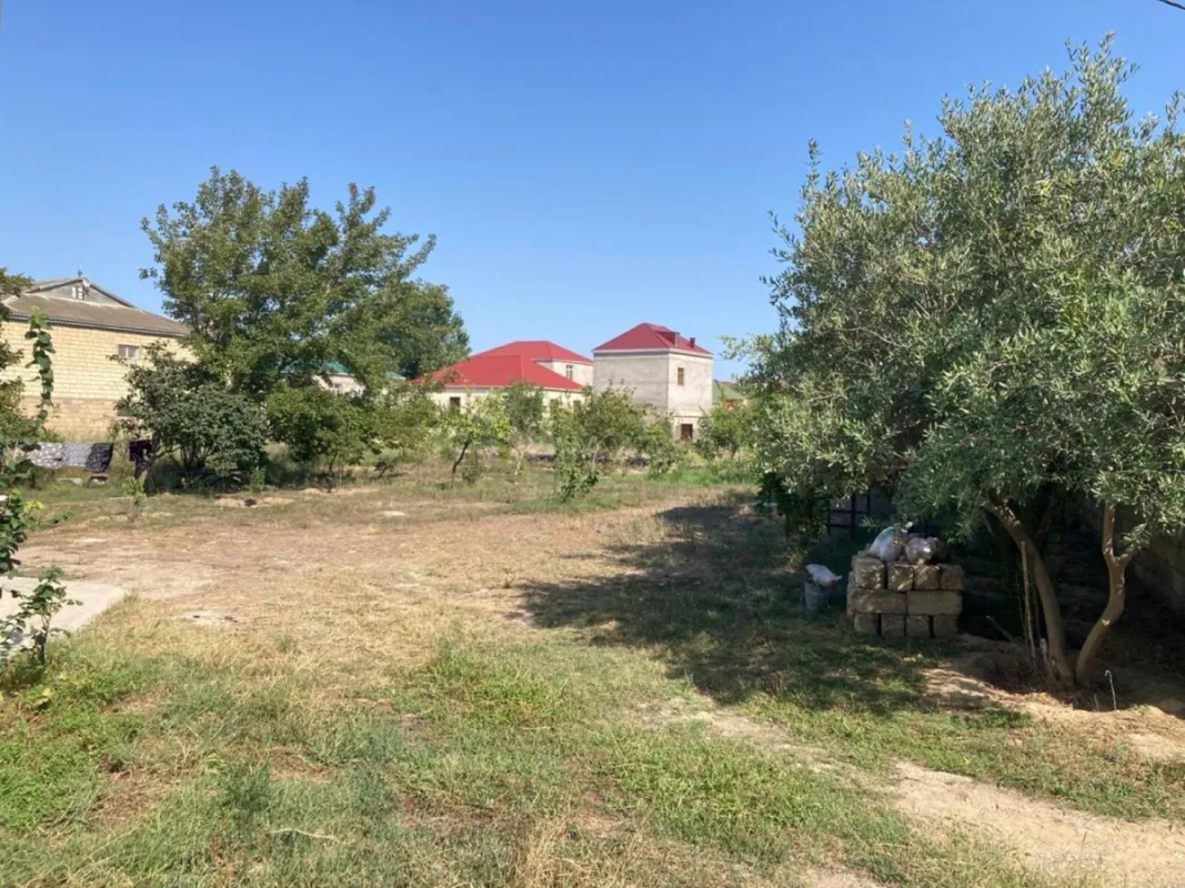 Satılır 7 otaqlı həyət evi 240 m²