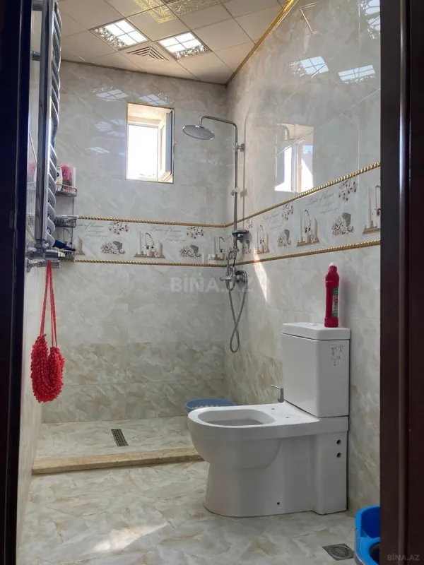 Satılır 7 otaqlı həyət evi 240 m²