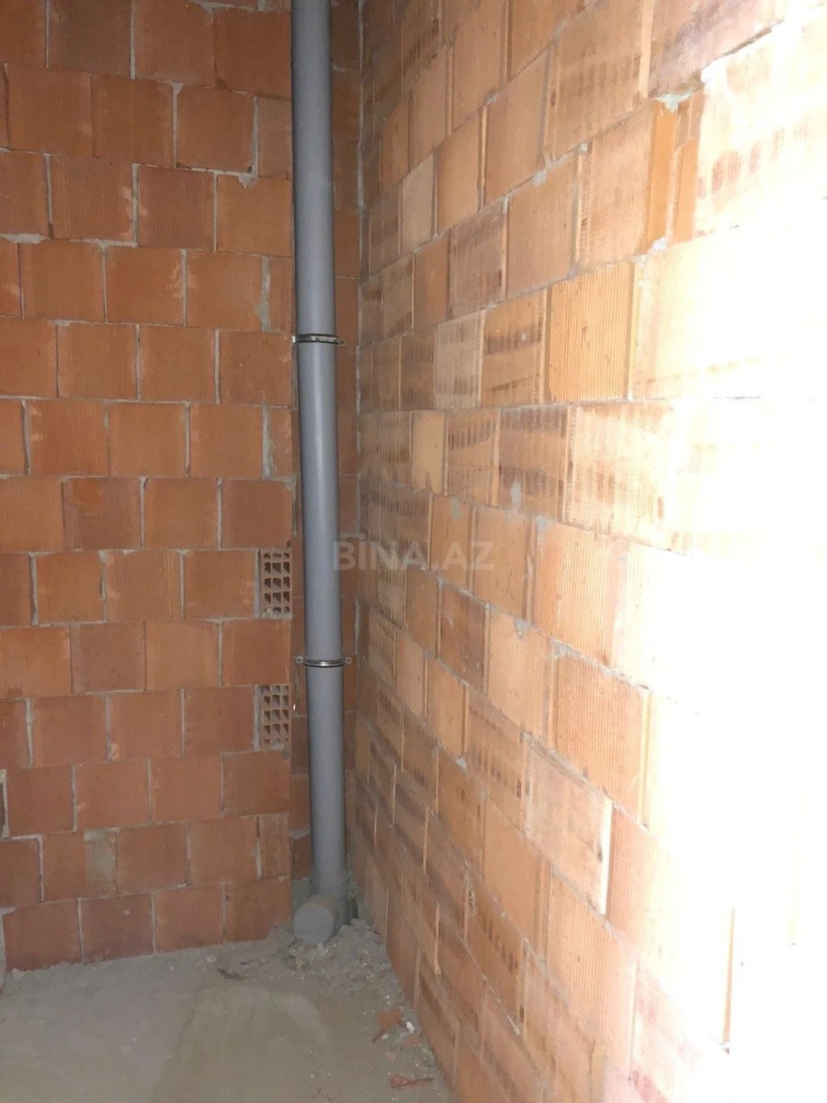 Satılır 2 otaqlı mənzil 105.3 m²