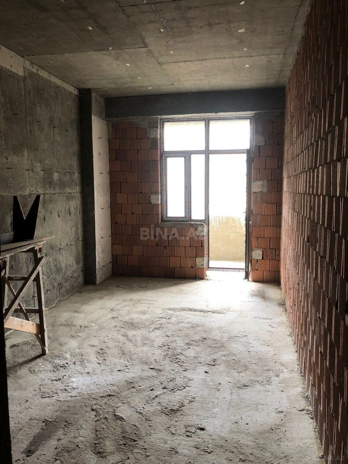 Satılır 2 otaqlı mənzil 105.3 m²