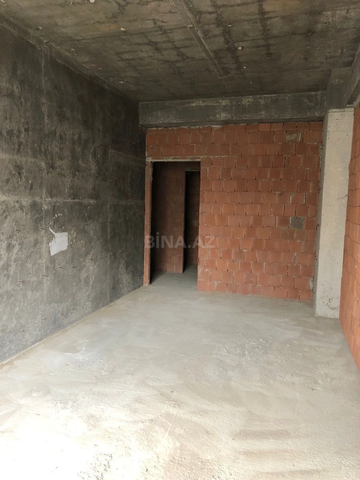 Satılır 2 otaqlı mənzil 105.3 m²