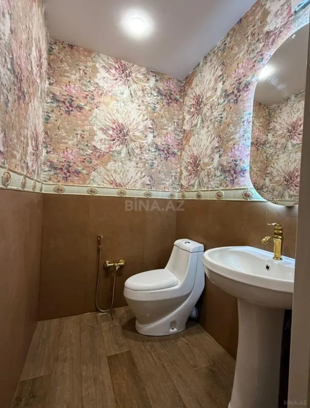 Satılır 5 otaqlı həyət evi 220 m²