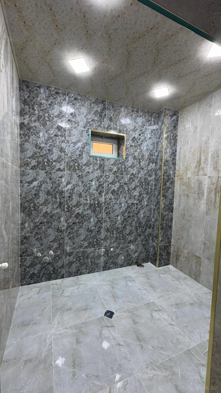 Satılır 5 otaqlı həyət evi 200 m²