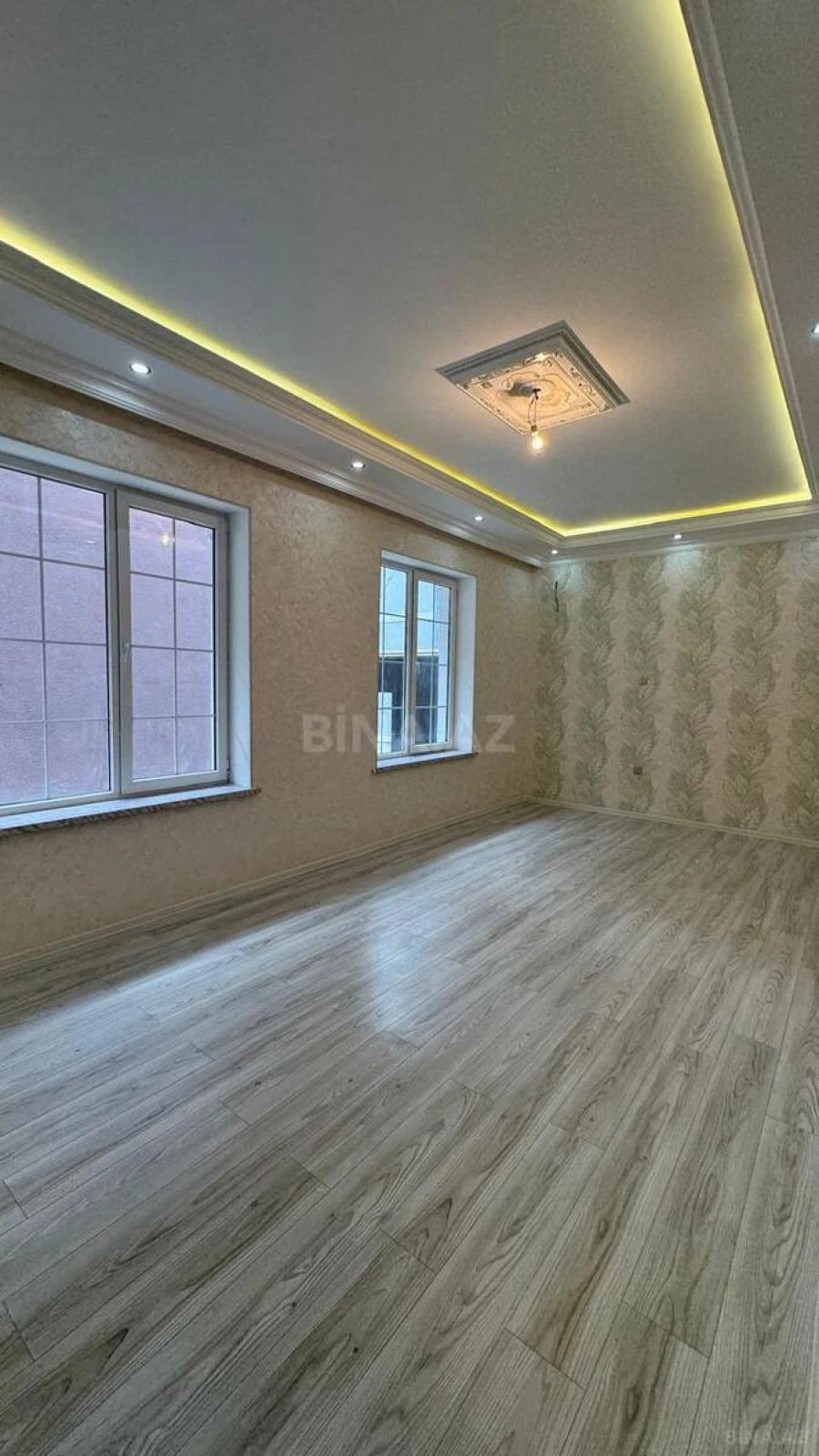 Satılır 5 otaqlı həyət evi 200 m²