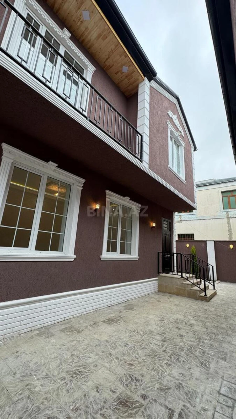 Satılır 5 otaqlı həyət evi 200 m²