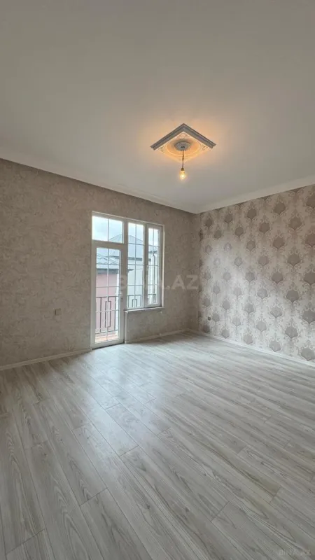 Satılır 5 otaqlı həyət evi 200 m²