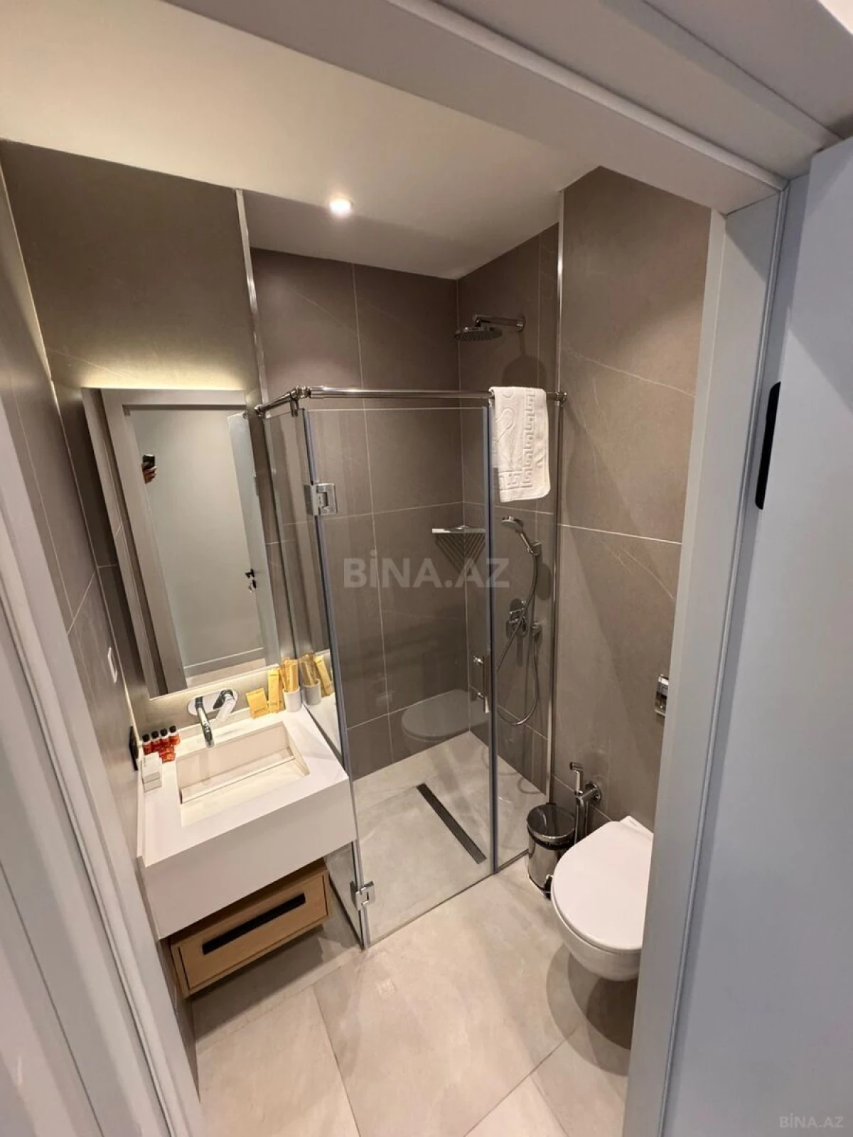 Kirayə verilir 3 otaqlı mənzil 94 m²