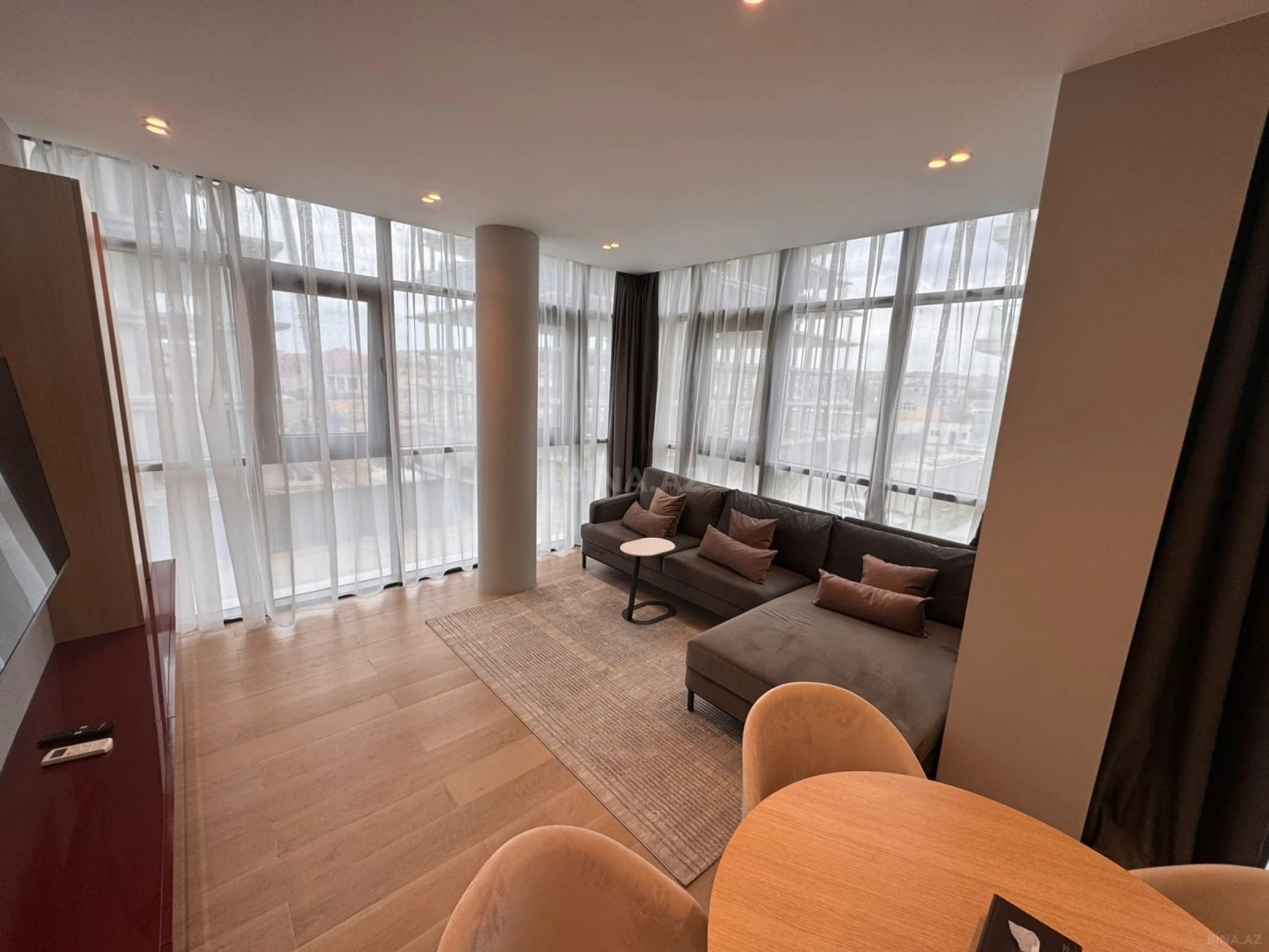 Kirayə verilir 3 otaqlı mənzil 94 m²