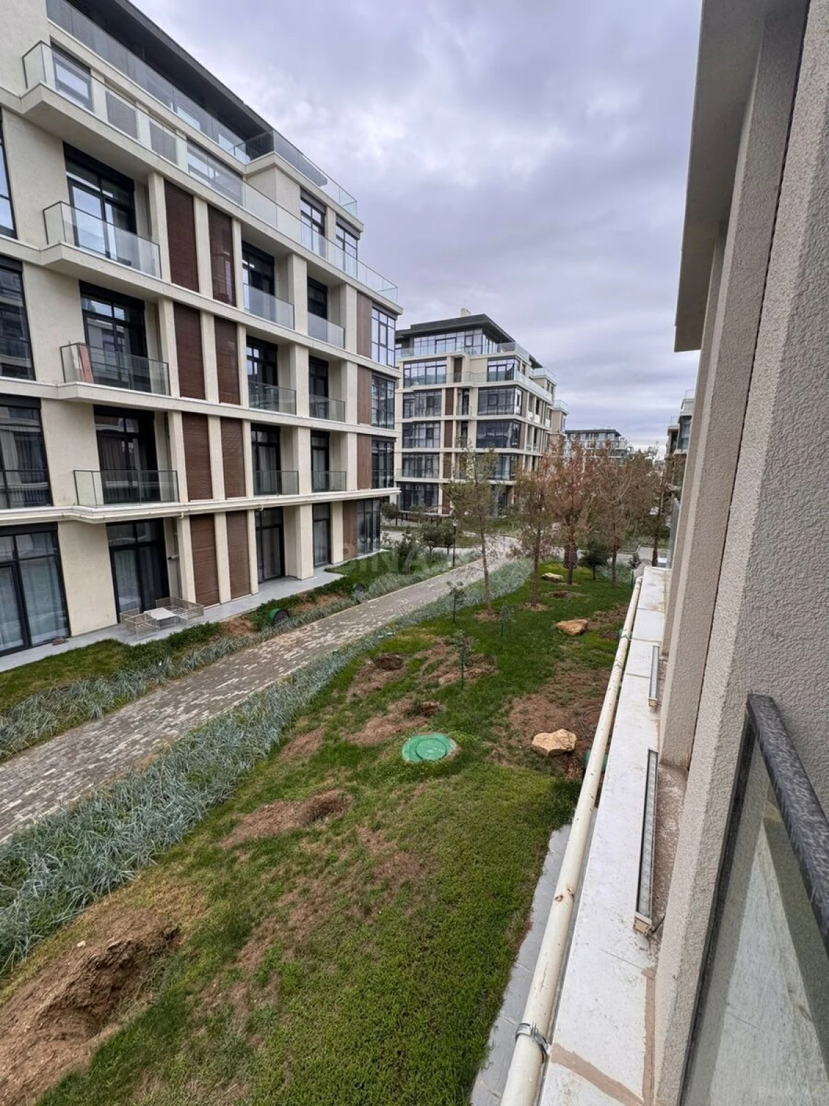 Kirayə verilir 3 otaqlı mənzil 94 m²