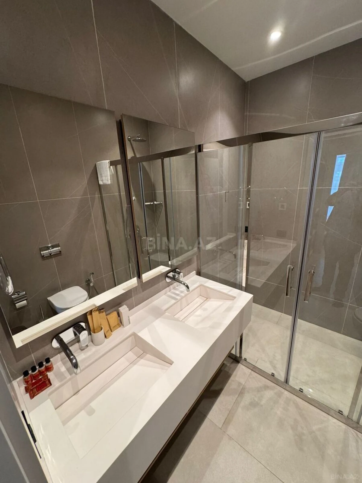 Kirayə verilir 3 otaqlı mənzil 94 m²