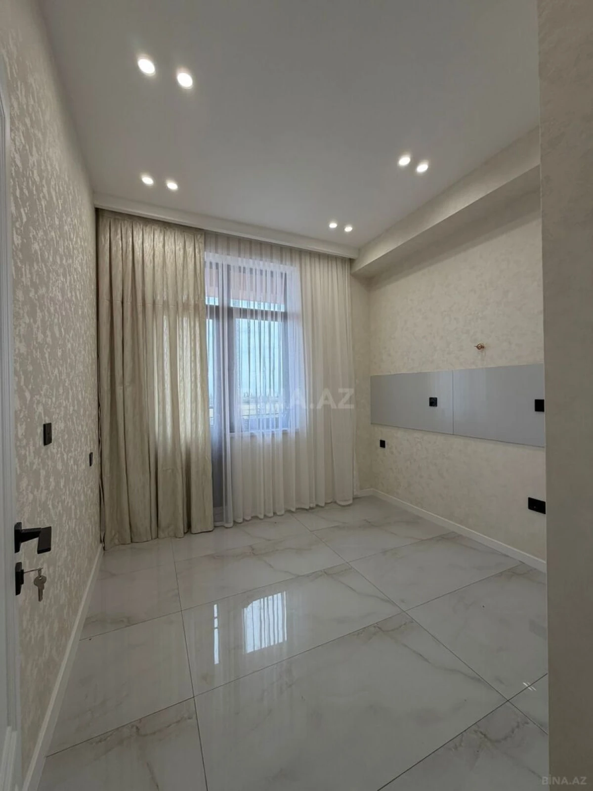 Satılır 2 otaqlı mənzil 57 m²