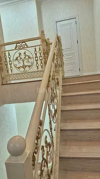 Satılır 6 otaqlı həyət evi 250 m²