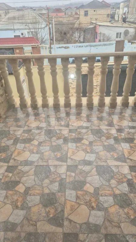 Satılır 6 otaqlı həyət evi 250 m²