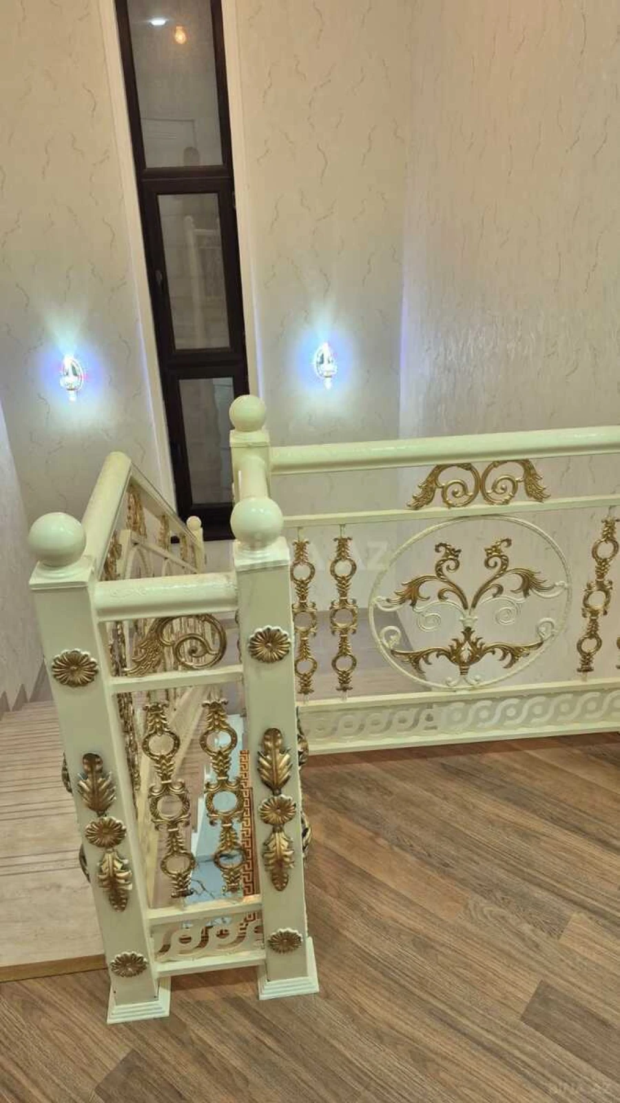 Satılır 6 otaqlı həyət evi 250 m²